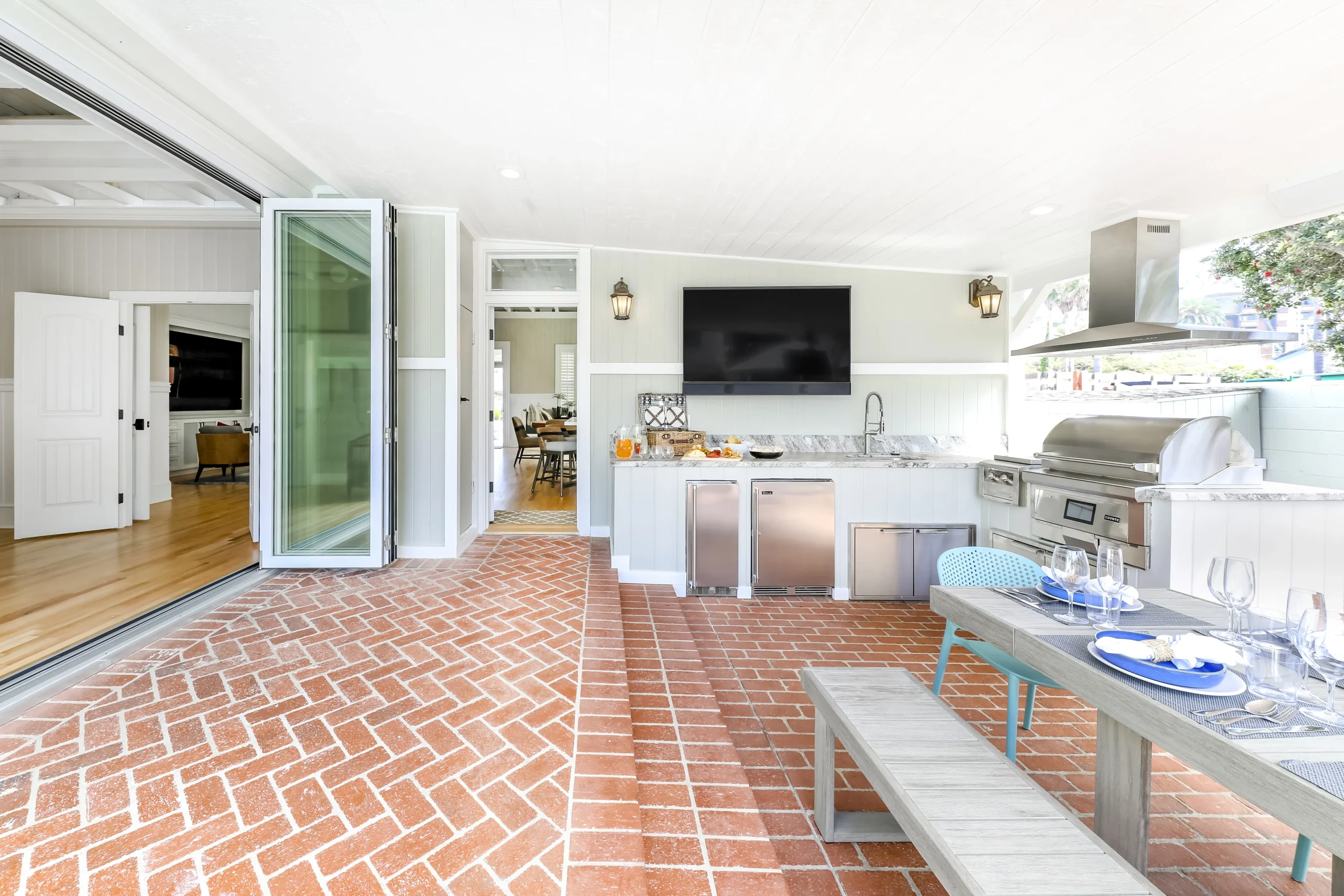 outdoor kitchen with bench seating